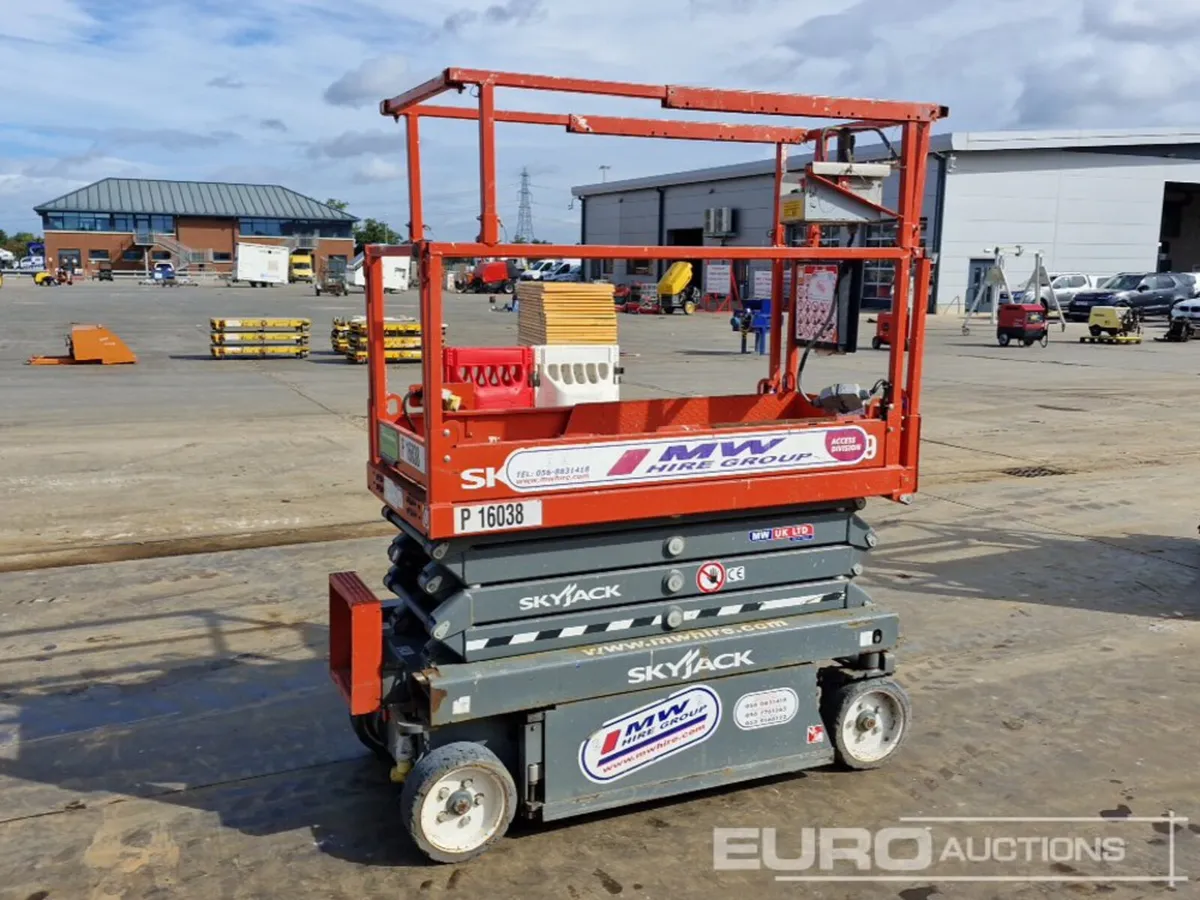 2018 SkyJack SJ3219 - Image 4