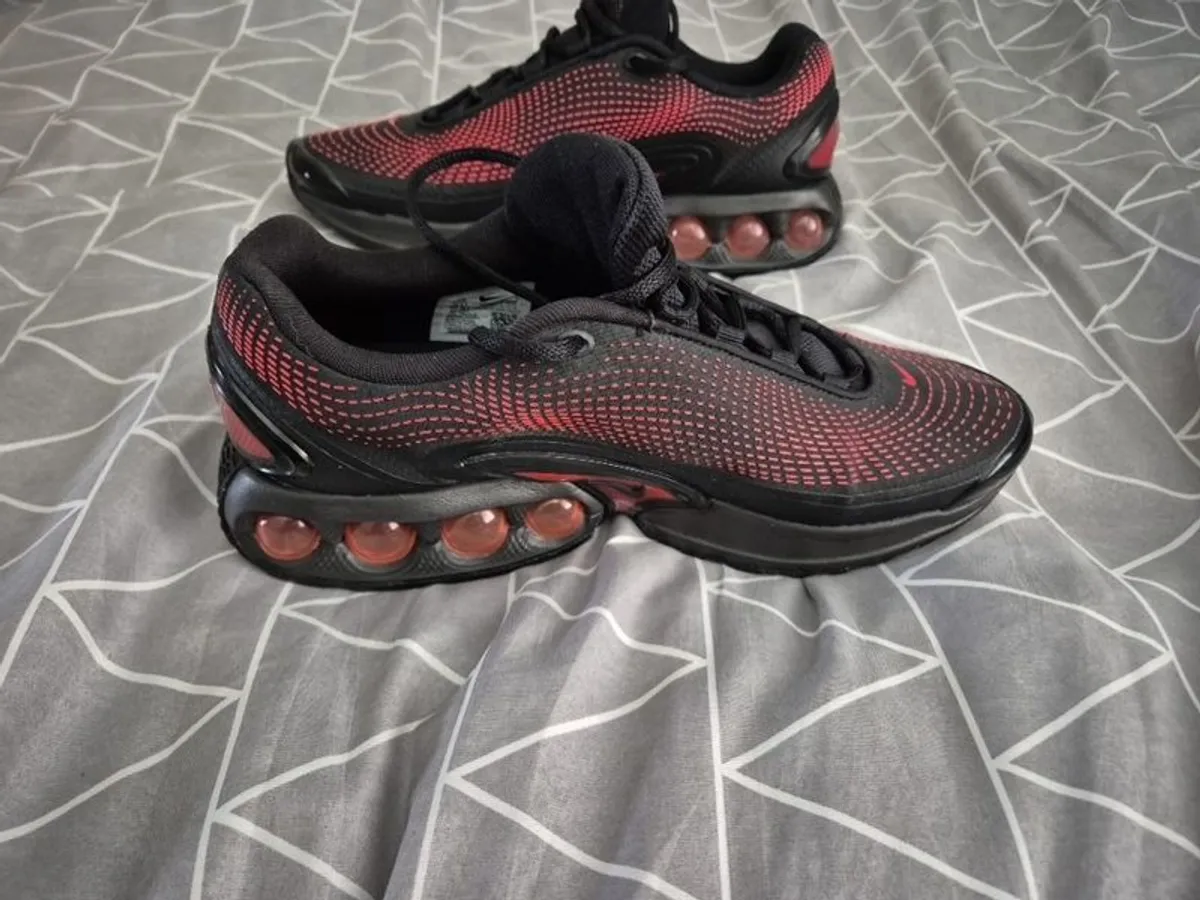 Nike Air Max DN Essential - Image 3