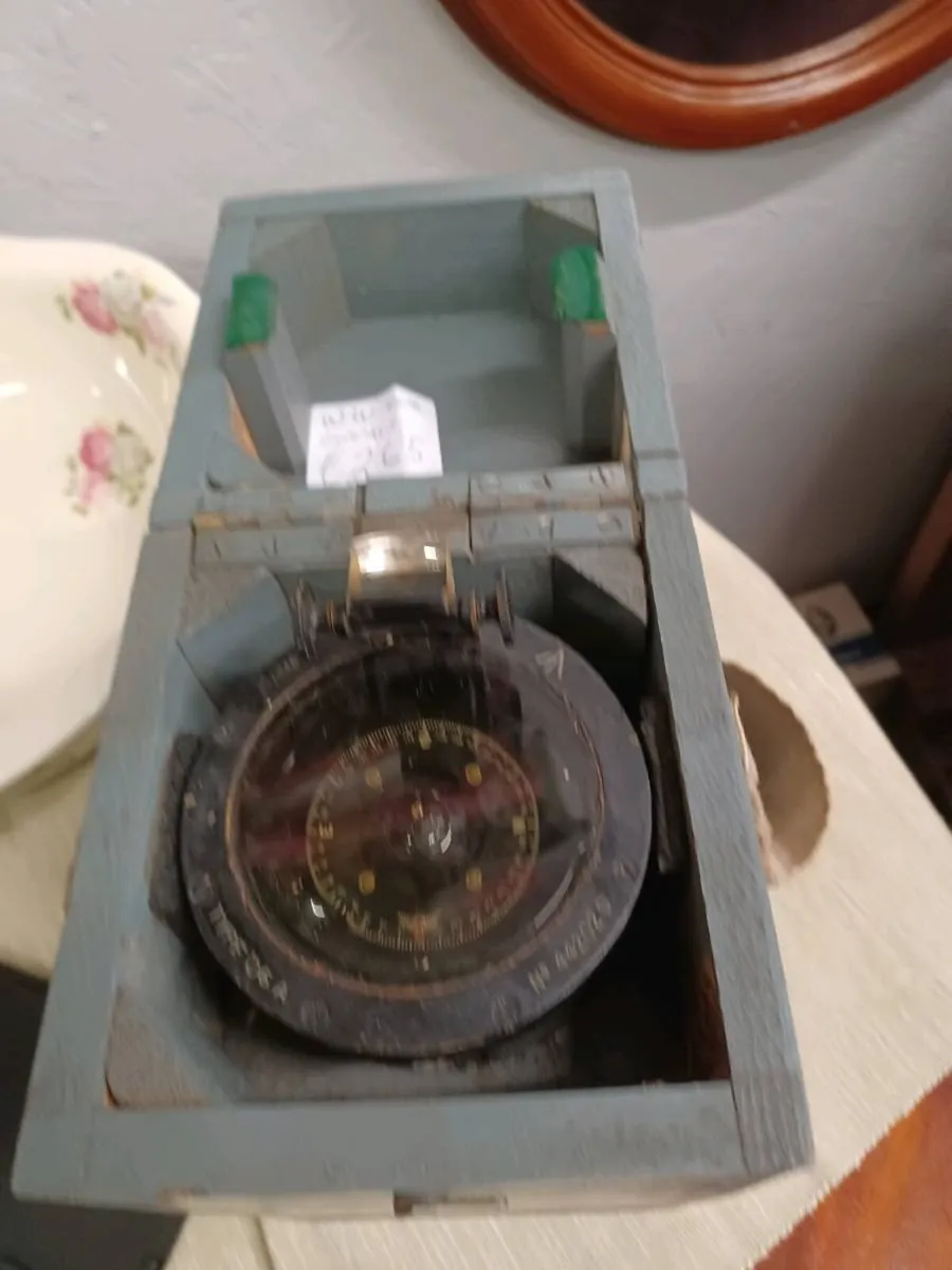 World war  compass - Image 1