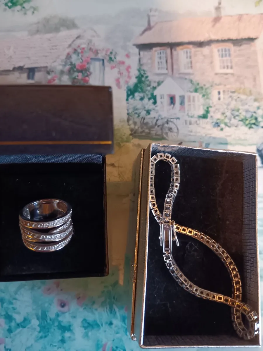 Silver jewellery - Image 1