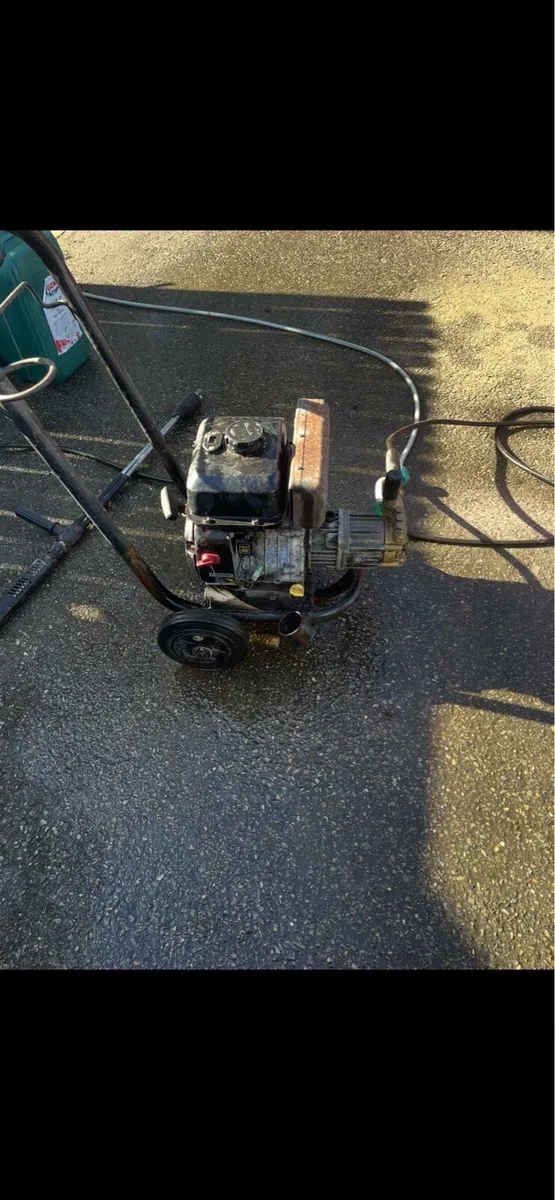 Kawasaki power washer - Image 2