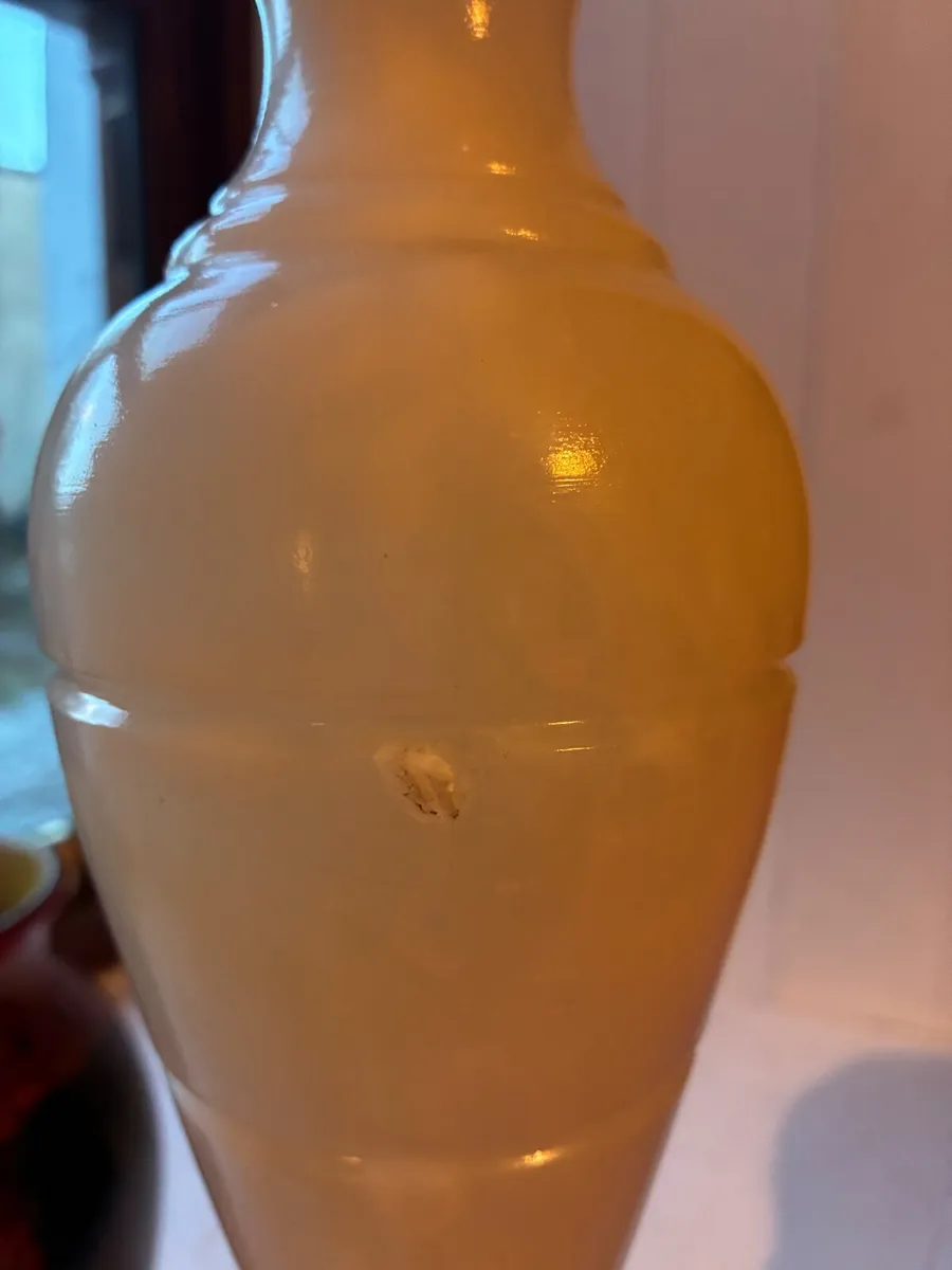 Chic Alabaster/ marble  lamp - Image 3