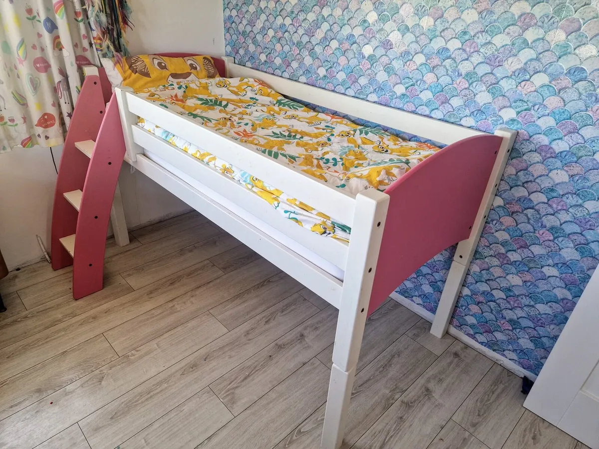 High sleeper with single matress - Image 2