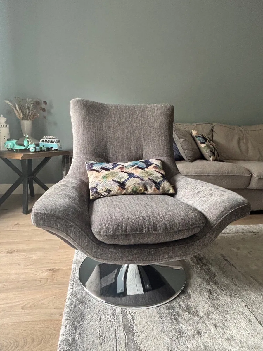 Chair - Image 3