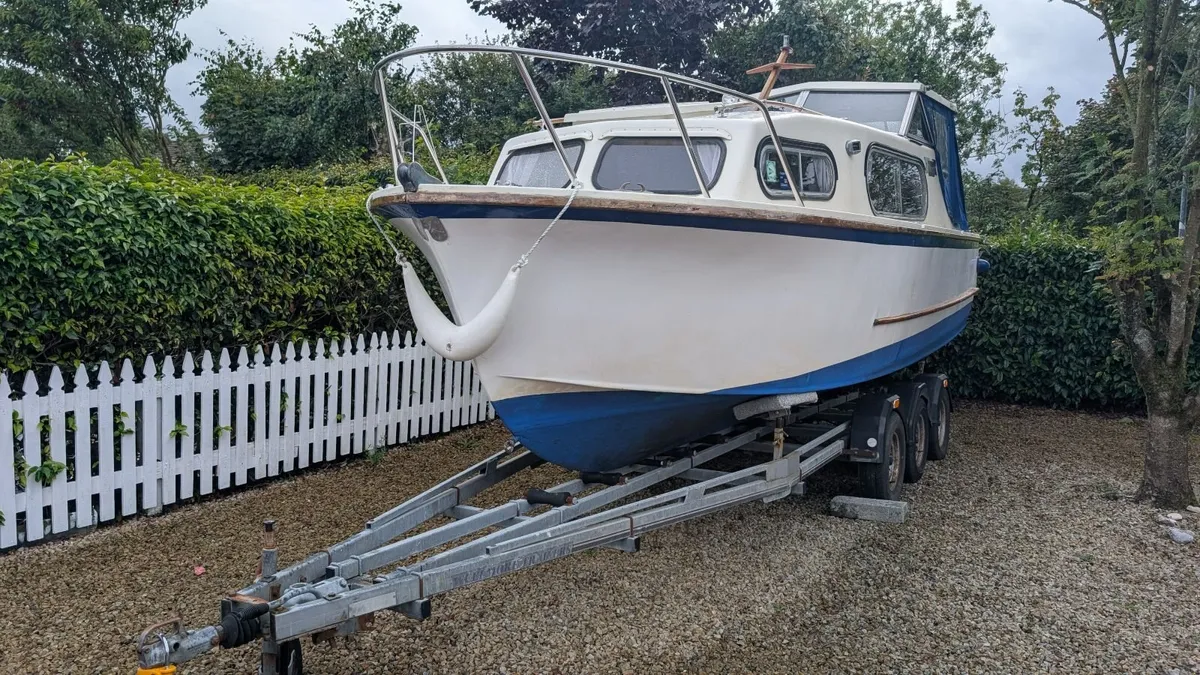 Freeman 23 Cruiser - Image 4