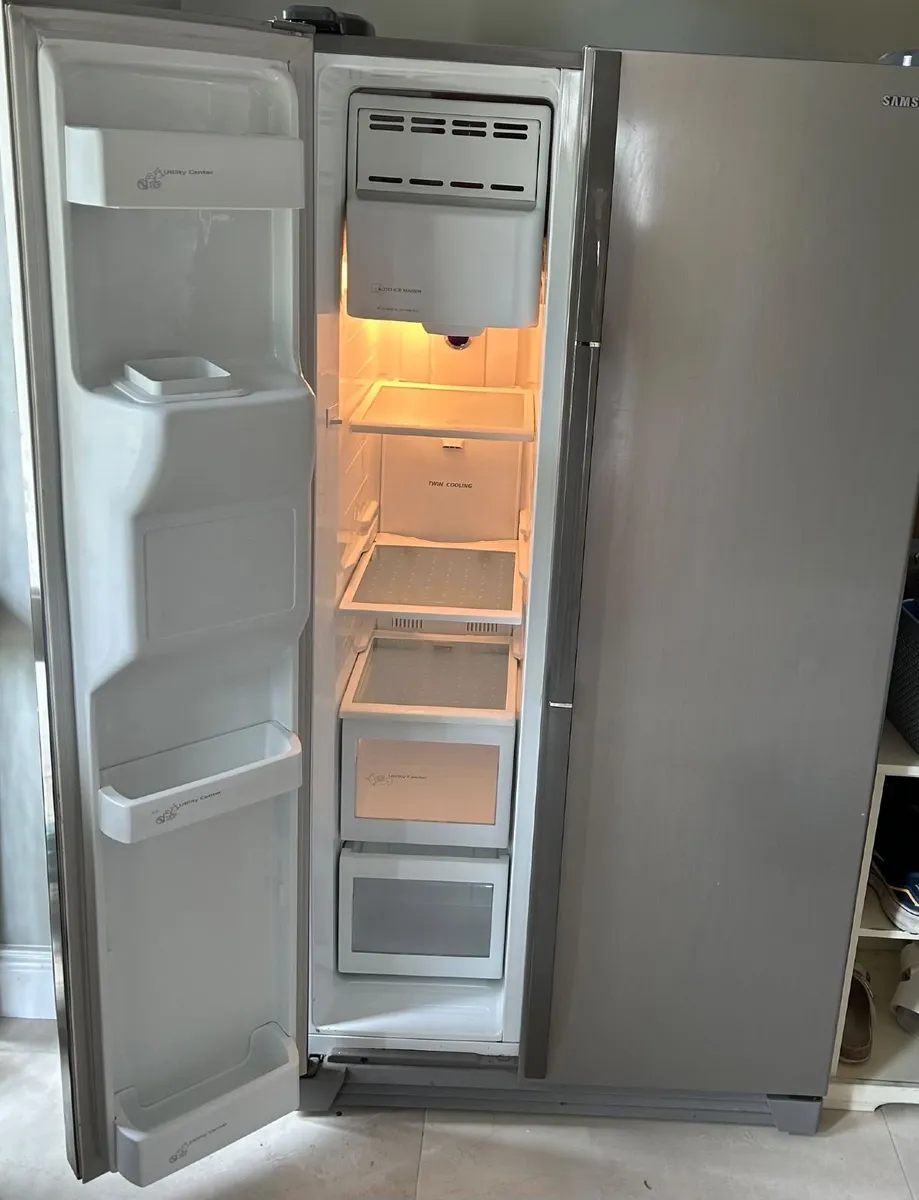 Samsung American Fridge Freezer - Image 4