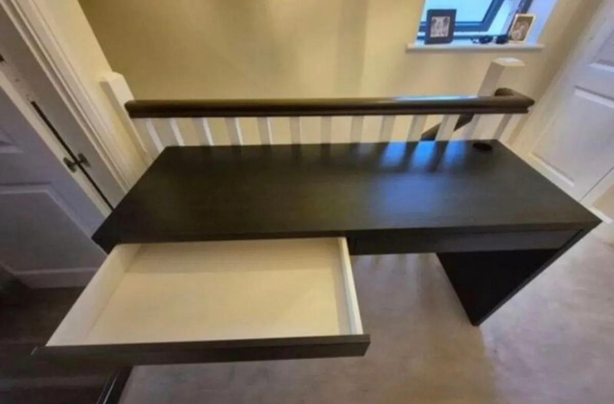 Desk - Image 3