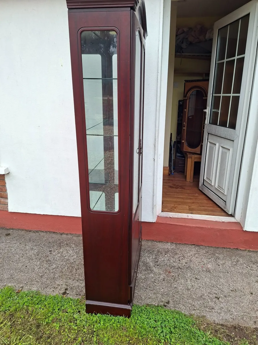 Furniture Display Cabinet - Image 3