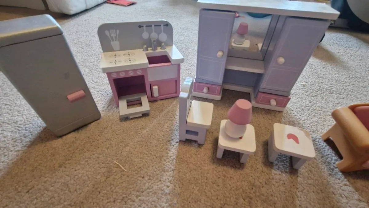 Wooden Dollhouse - Early Learning Centre - Image 3