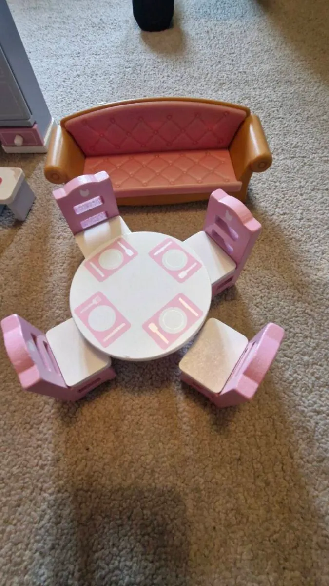 Wooden Dollhouse - Early Learning Centre - Image 4