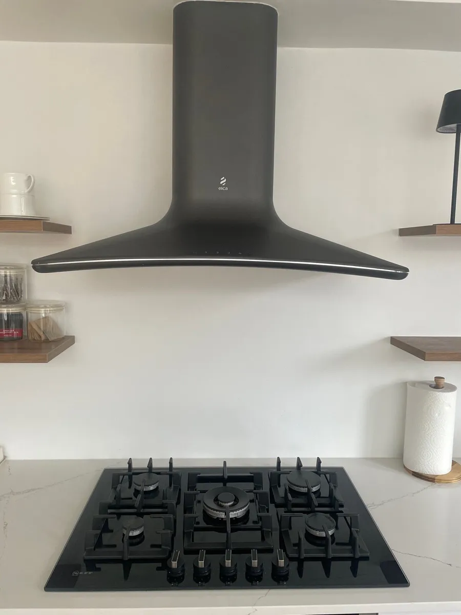 Nef gas hob and Elica extractor fan - Image 1