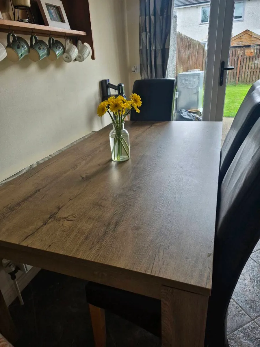Dining table & chairs - Image 1