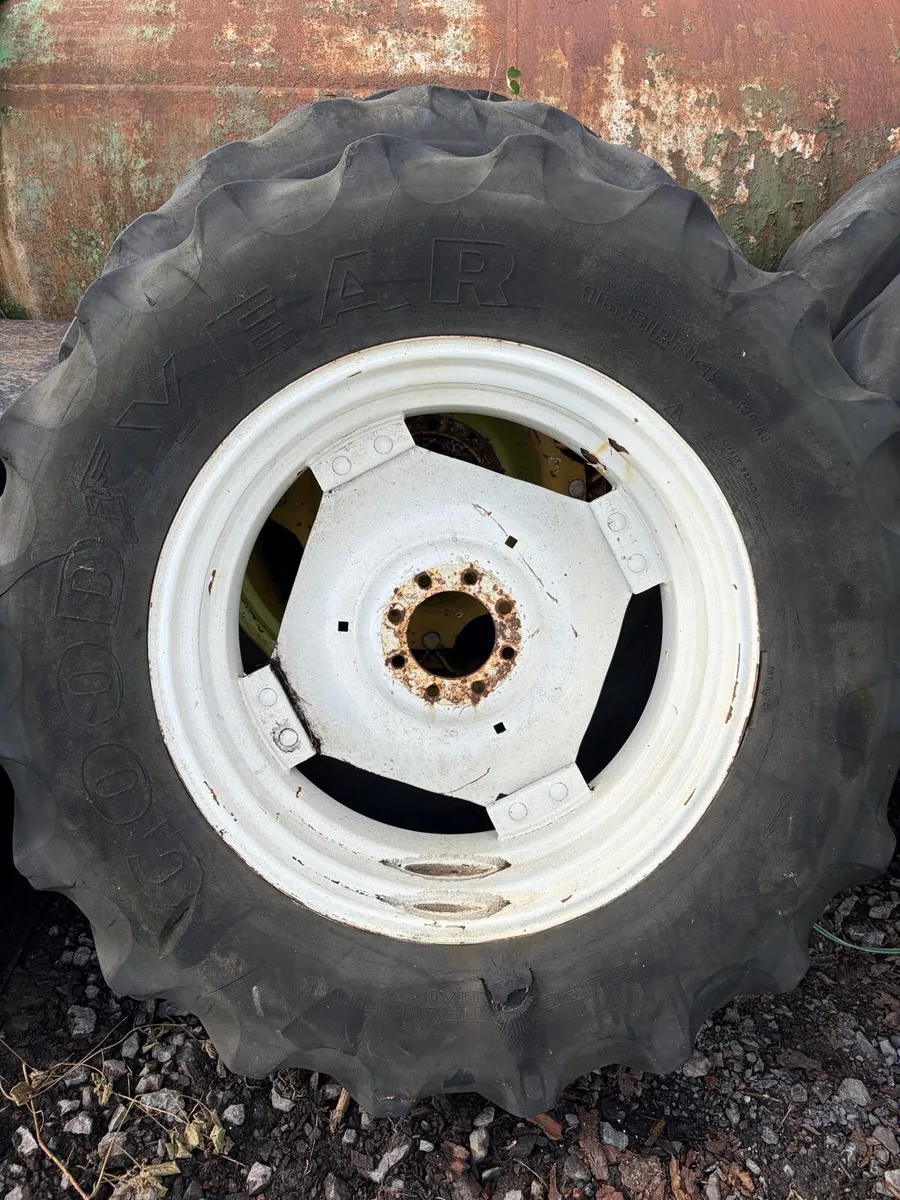 (1) Fiat/Newholland R34 rim - Image 3