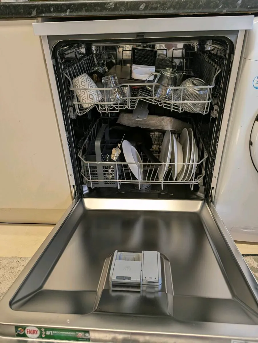 One year old BEKO Dishwasher H85 W59.8 D60 - Image 1