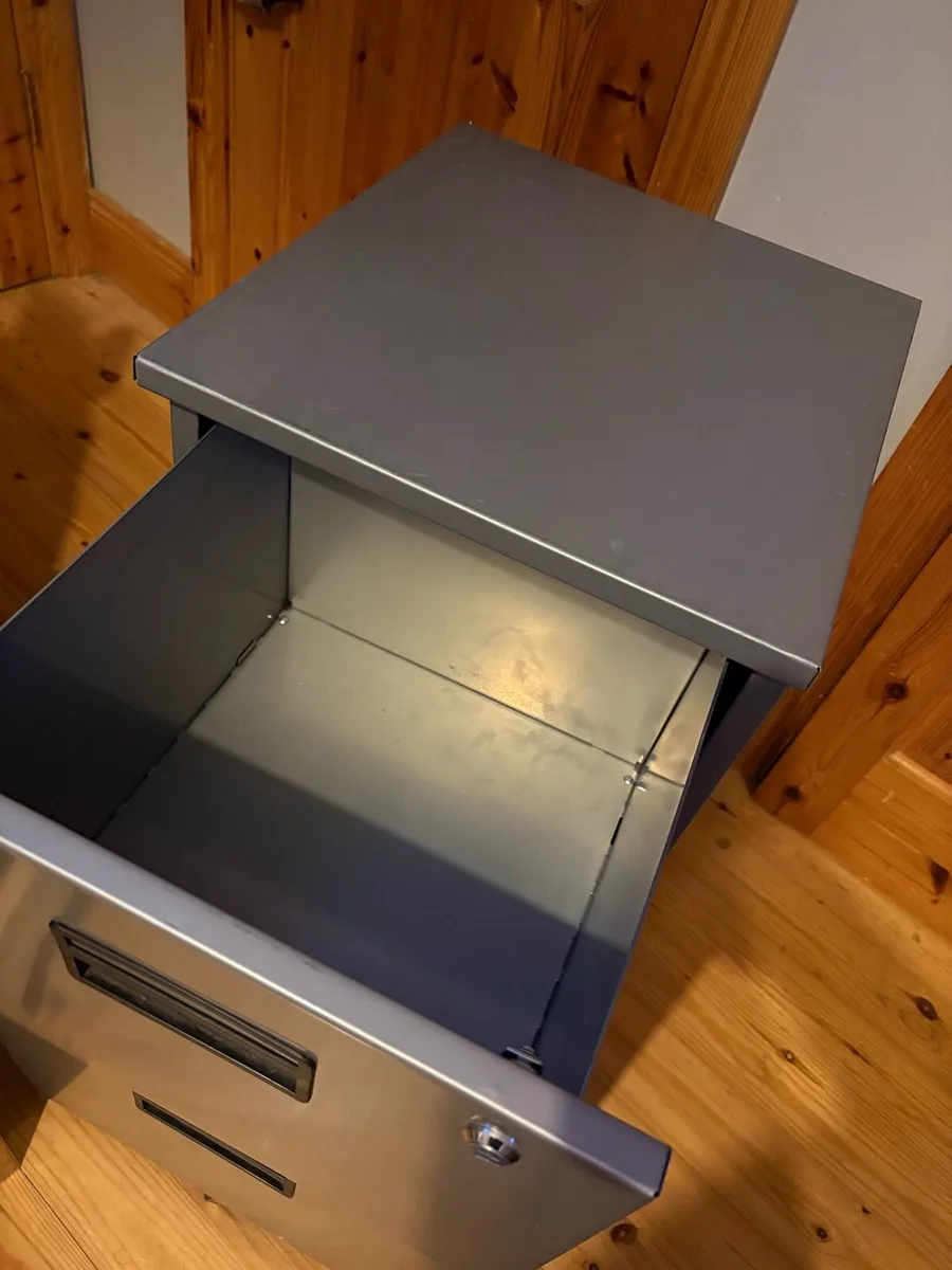 Filing cabinet - Image 3