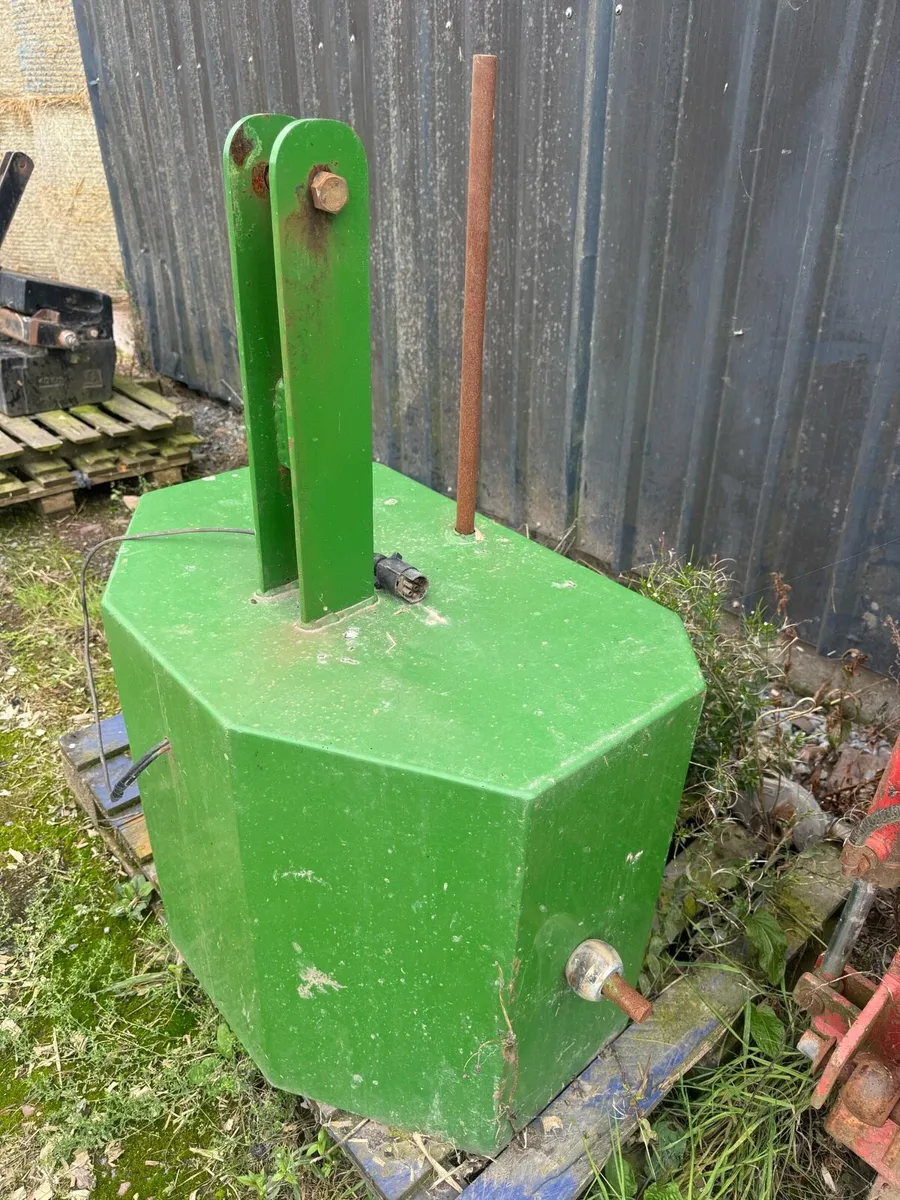 John Deere weight block - Image 2