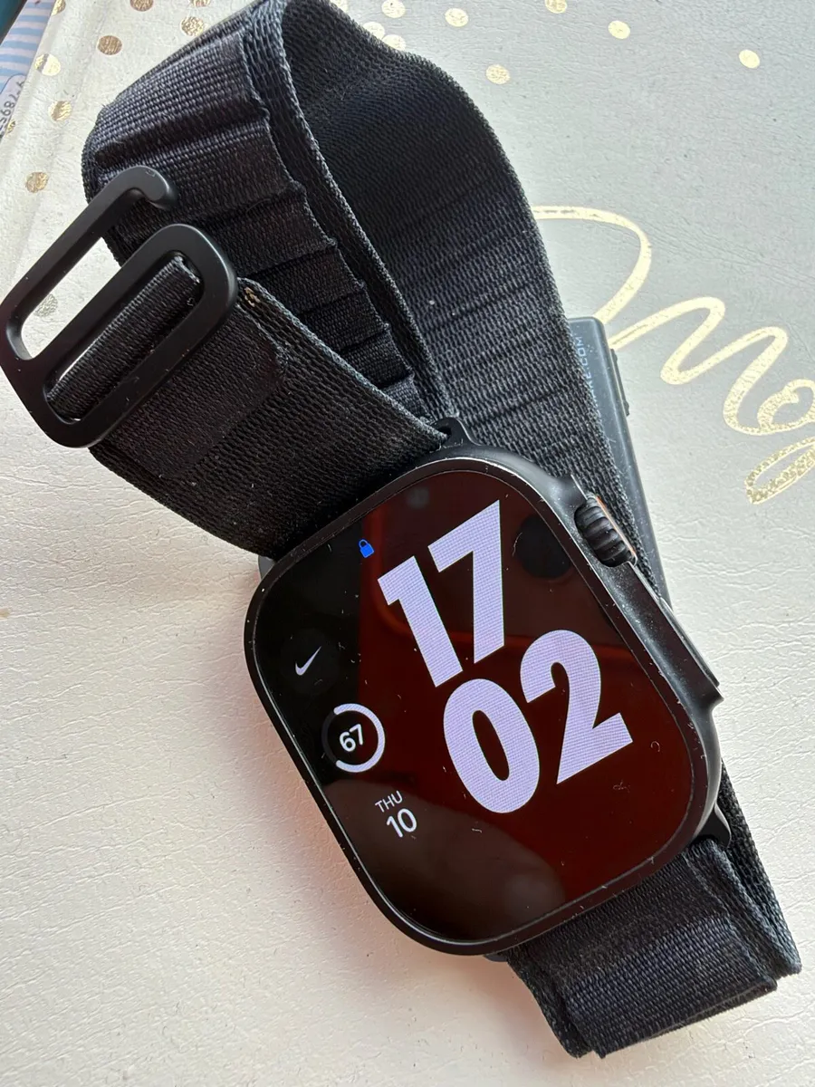 Apple Watch Ultra 3 49mm Titanium Black - Image 1