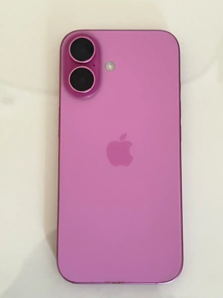 iPhone 16 - Image 1