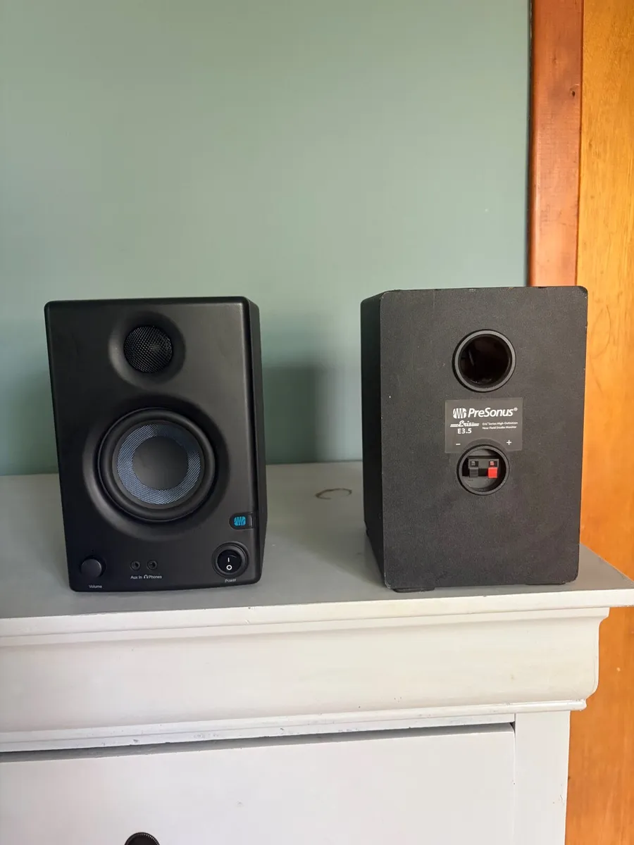 Dj Equipment - Image 2