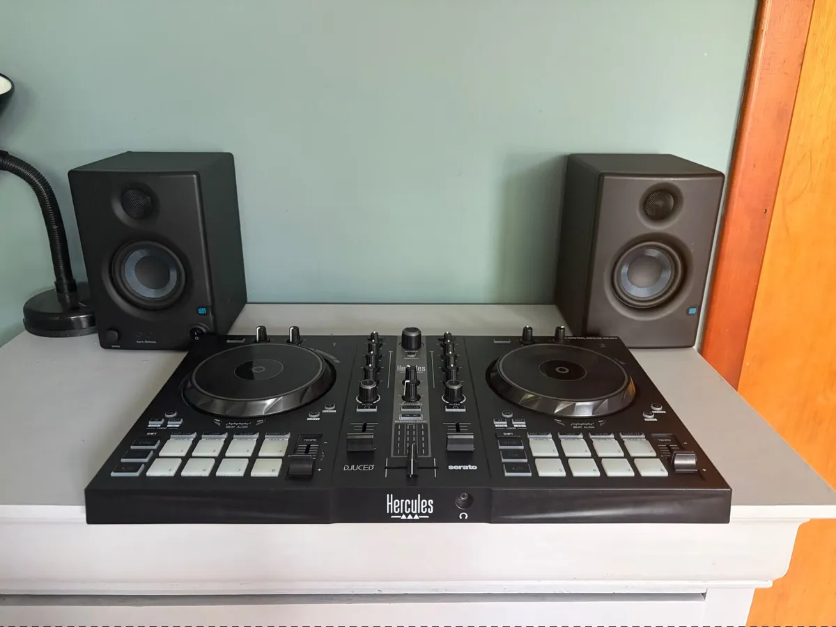 Dj Equipment - Image 4