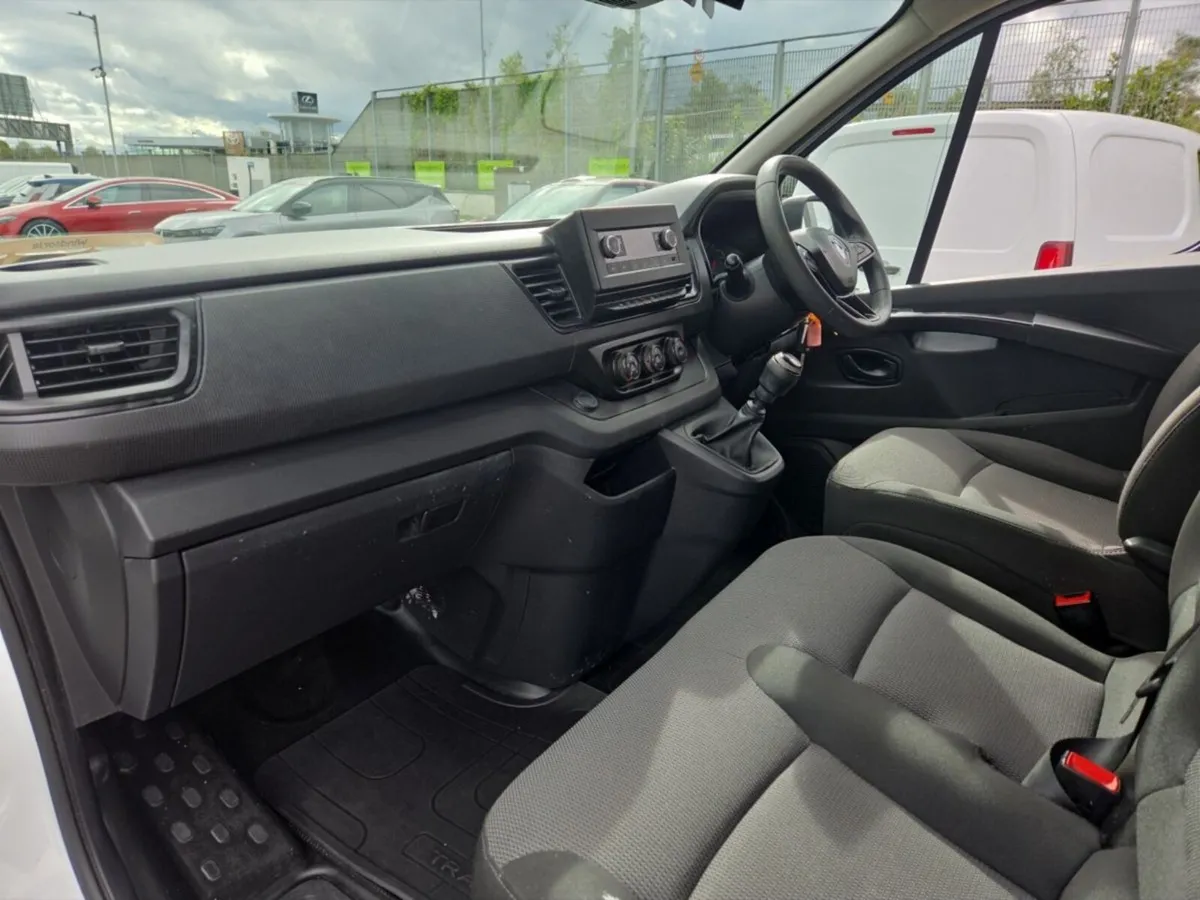 Renault Trafic LL30 BLUE DCI 130 BUSINESS - Image 4