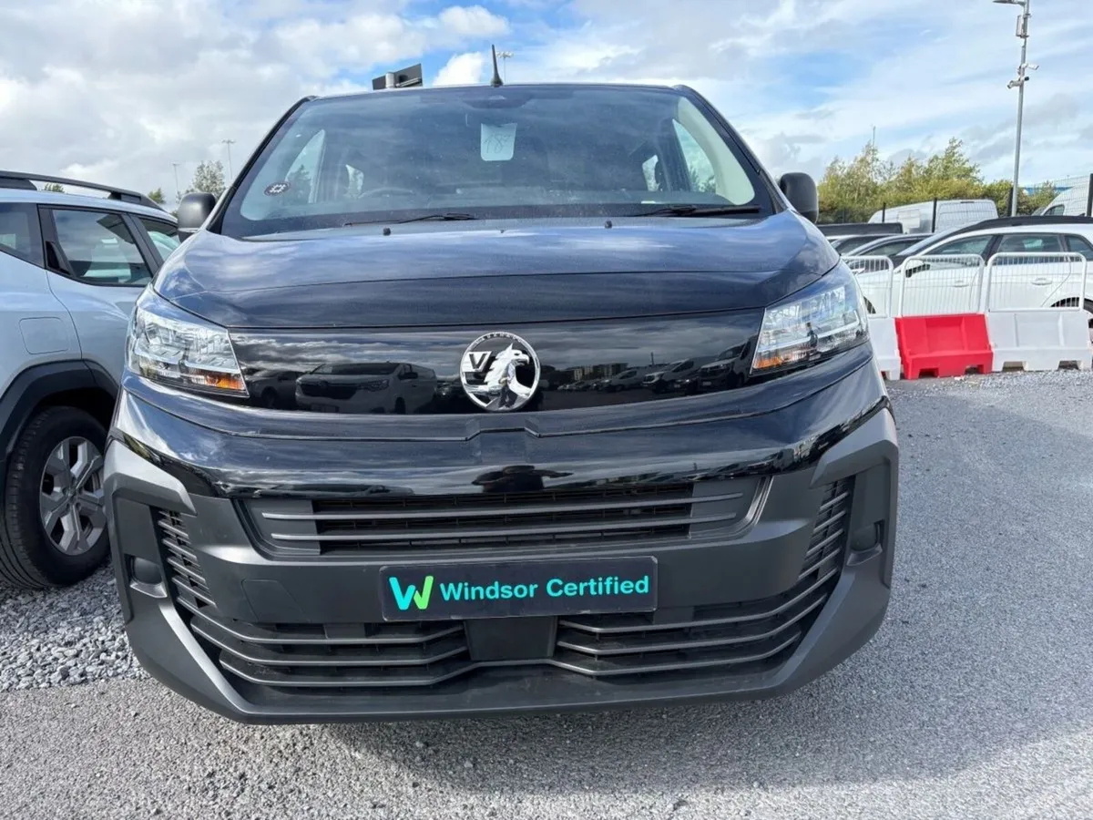 Vauxhall Vivaro  VIVARO LIFE COMBI EV 75KWH 9 SEAT - Image 3