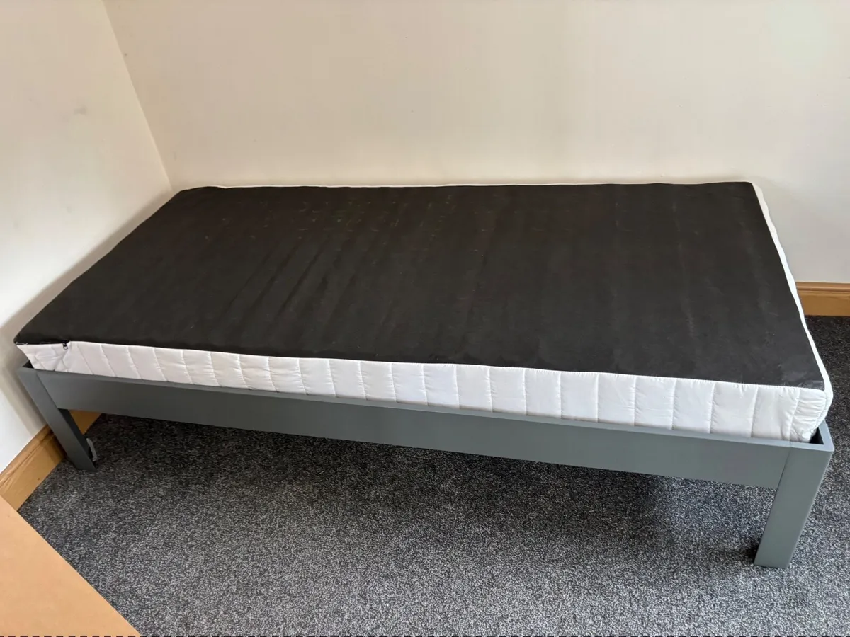 Beds - Image 2