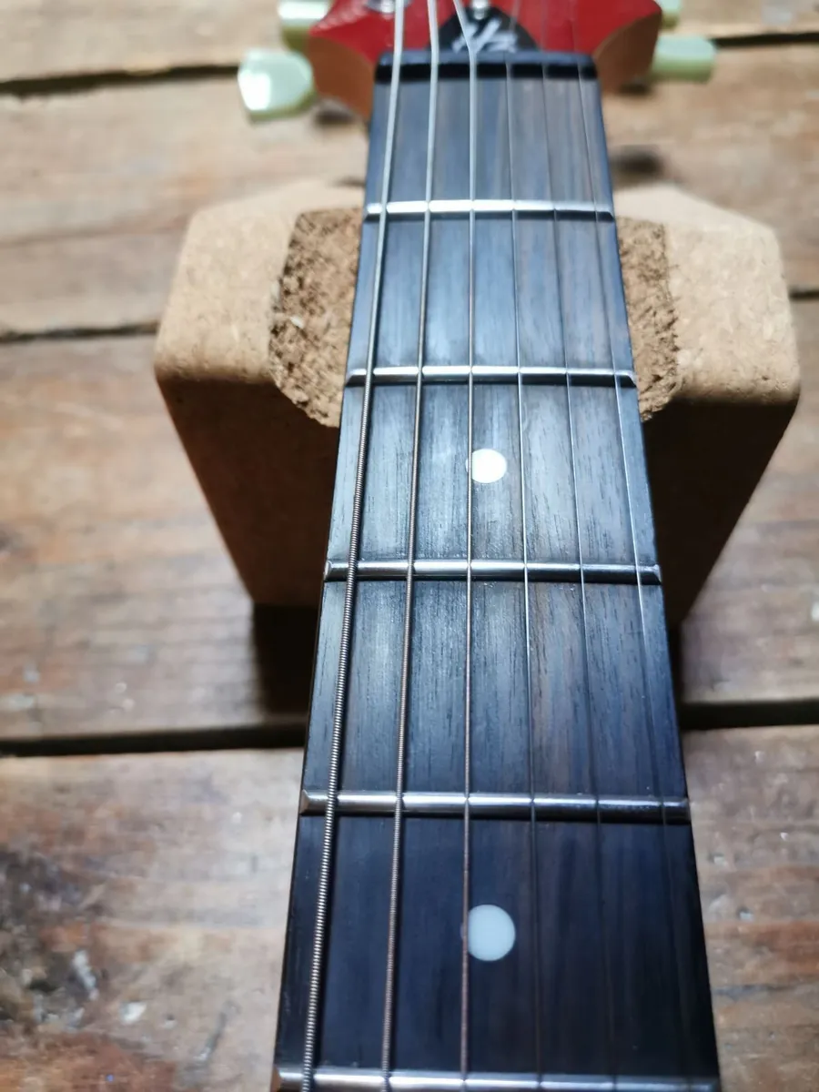 Electric guitar - Image 2