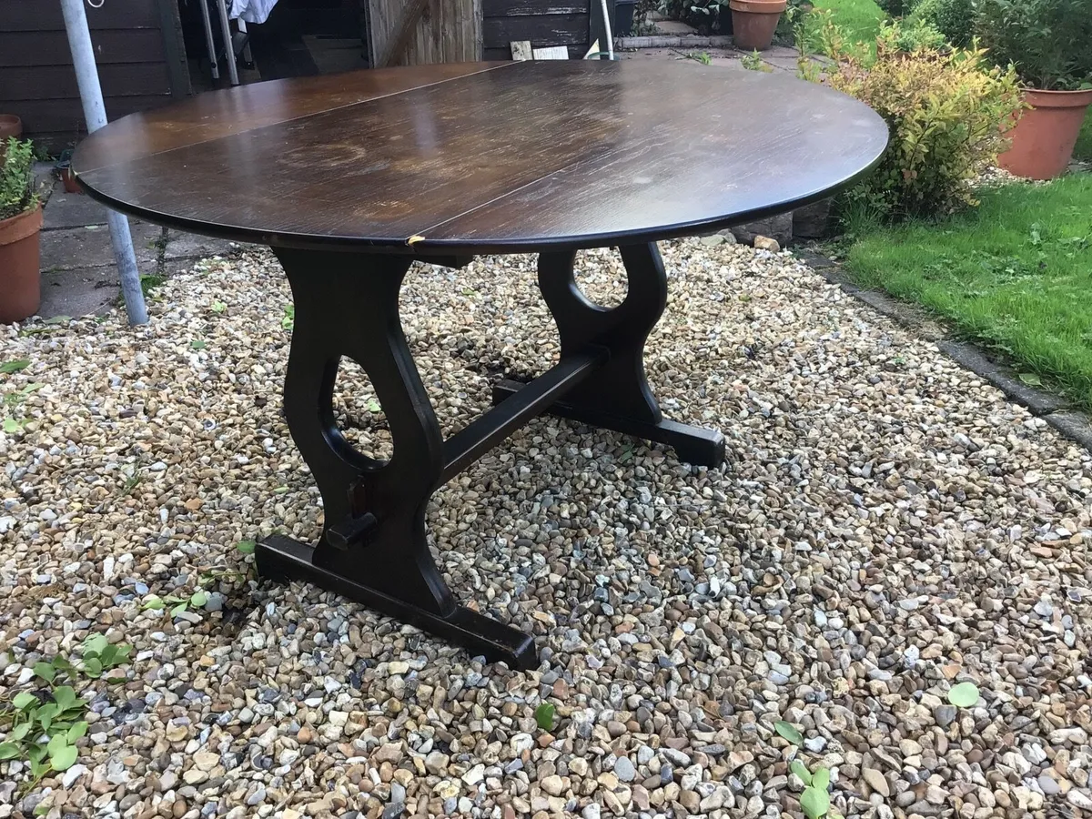 Oak veneer round table - Image 3