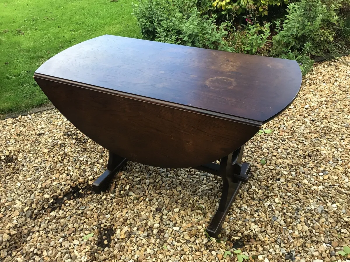Oak veneer round table - Image 2