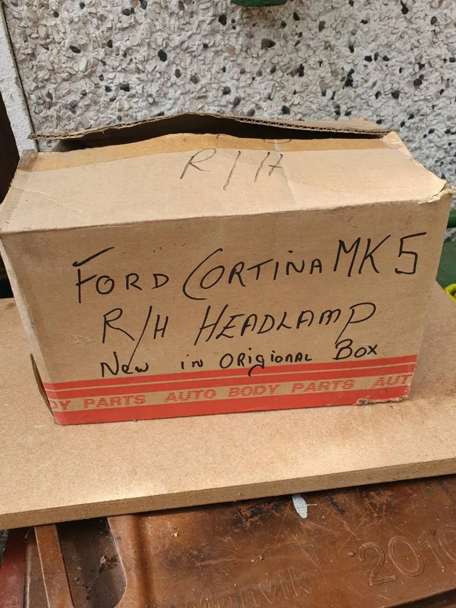 Ford cortina MK 5  headlamp - Image 1