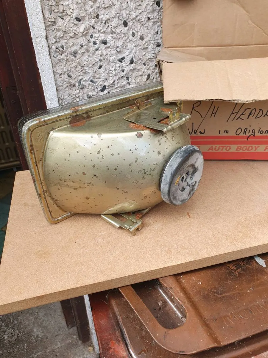Ford cortina MK 5  headlamp - Image 4