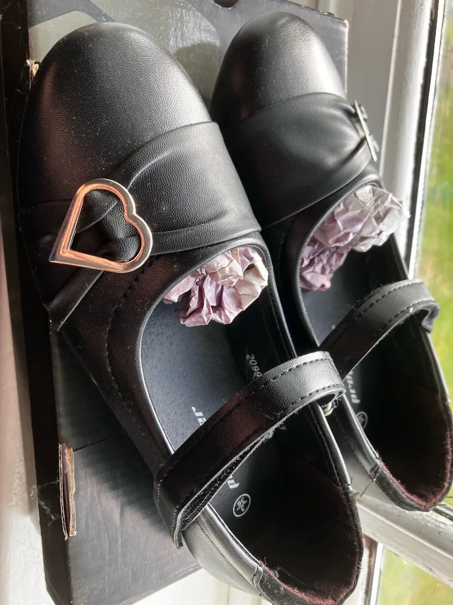 Teenage girl shoes - Image 2