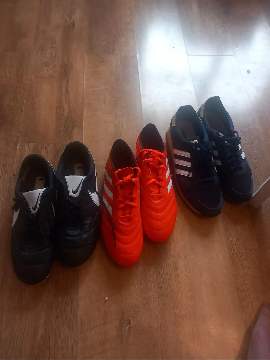 Runners and football boots uk 13