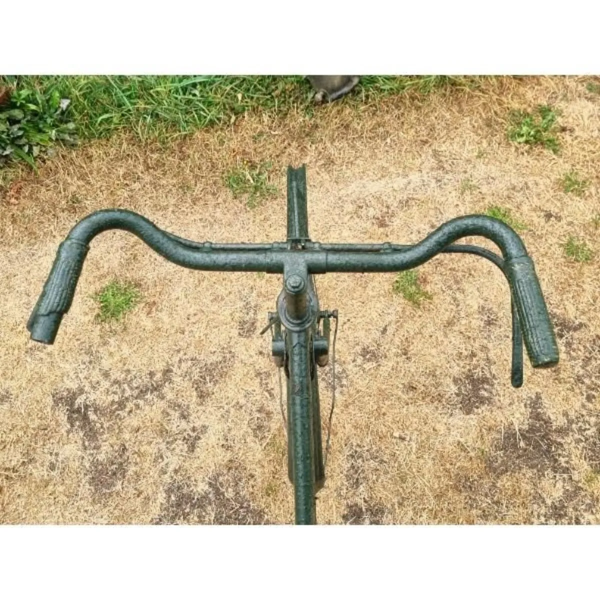 Vintage Bike on Stand KAS1312 - Image 1