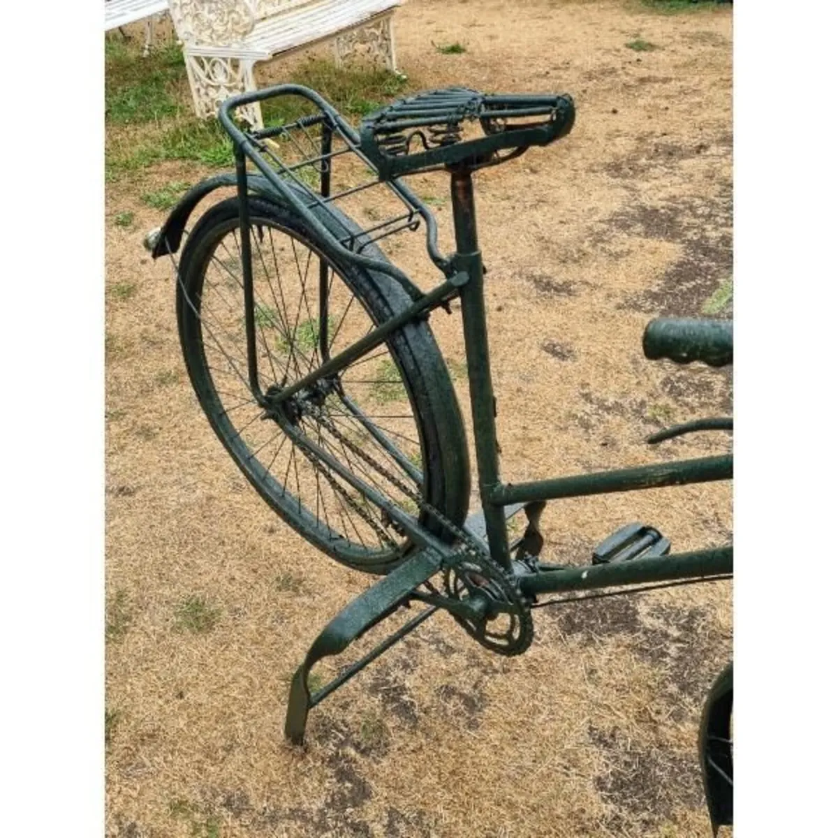 Vintage Bike on Stand KAS1312 - Image 3