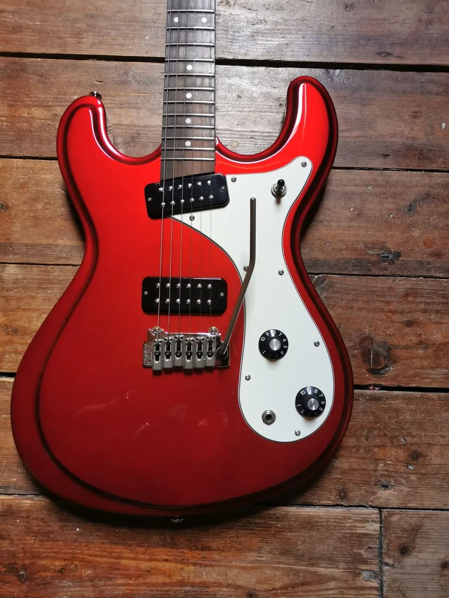Electric guitar - Image 1