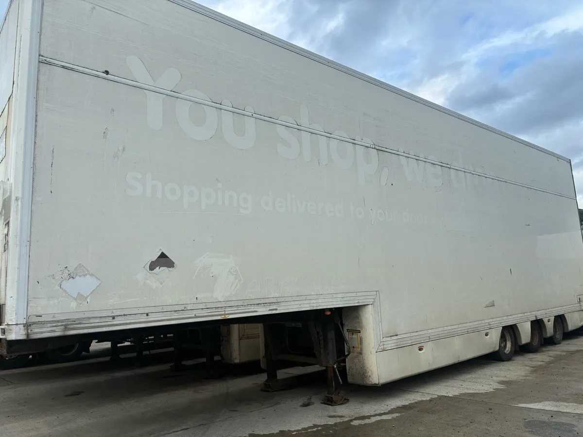 Box trailer