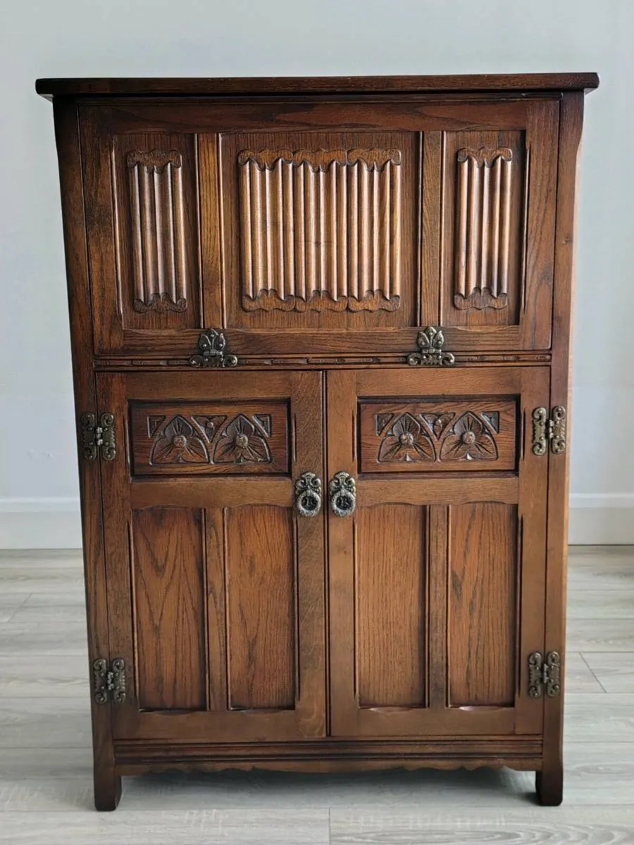 Vintage oak drinks cabinet - Image 2