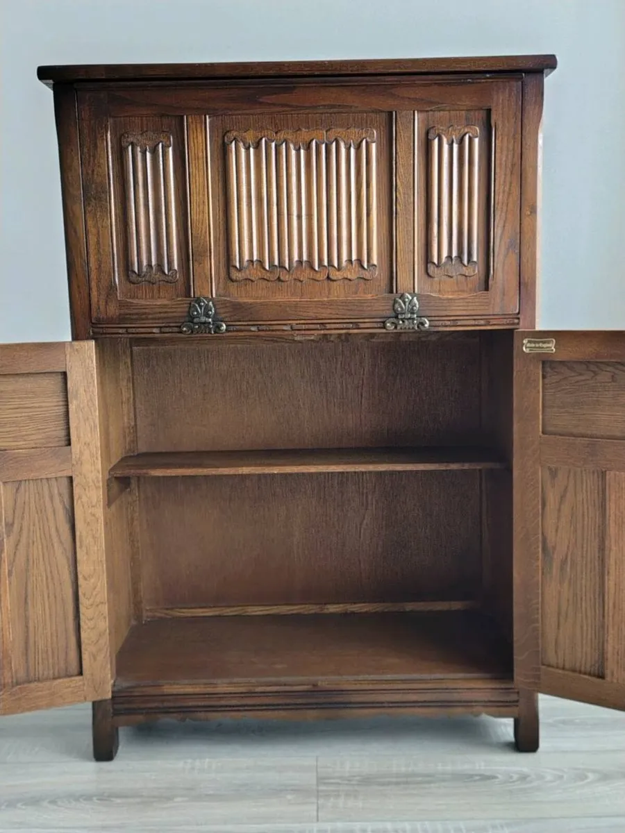 Vintage oak drinks cabinet - Image 3