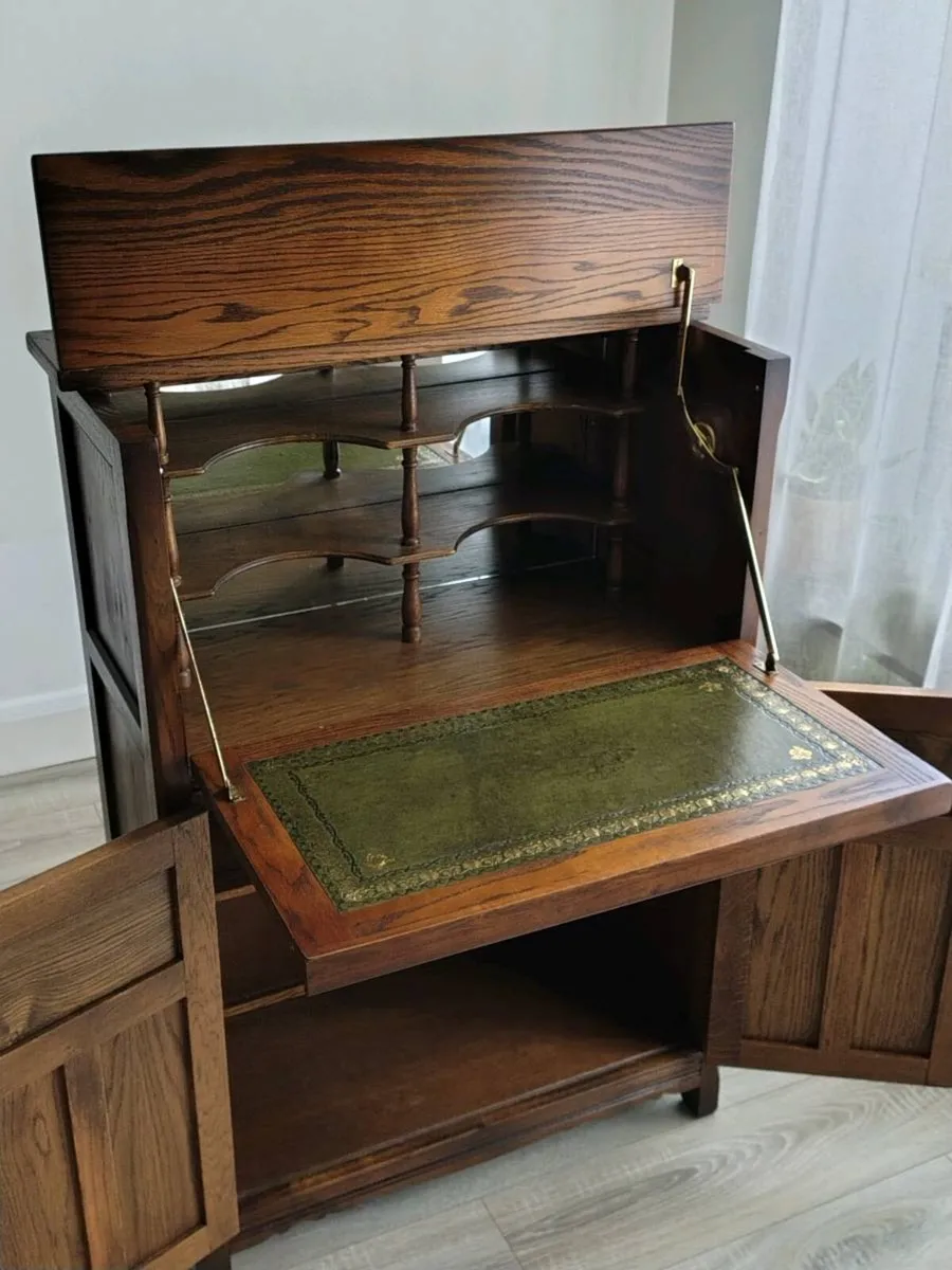 Vintage oak drinks cabinet - Image 4