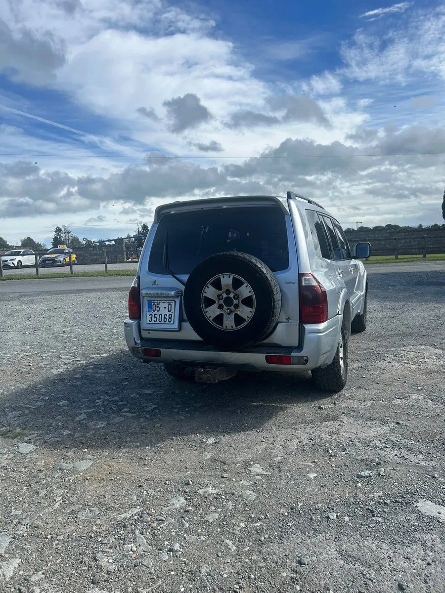 Mitsubishi Pajero - Image 3