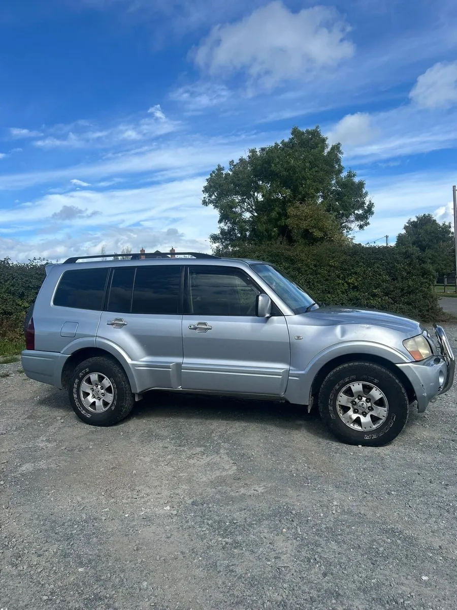 Mitsubishi Pajero - Image 2