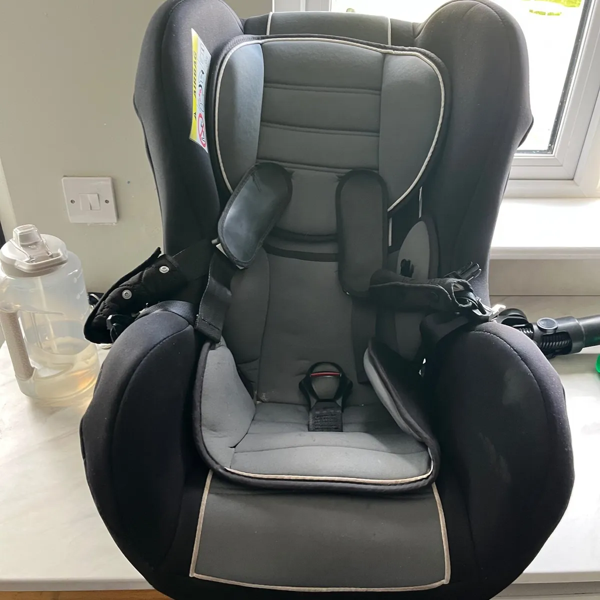 Car seat - Image 1