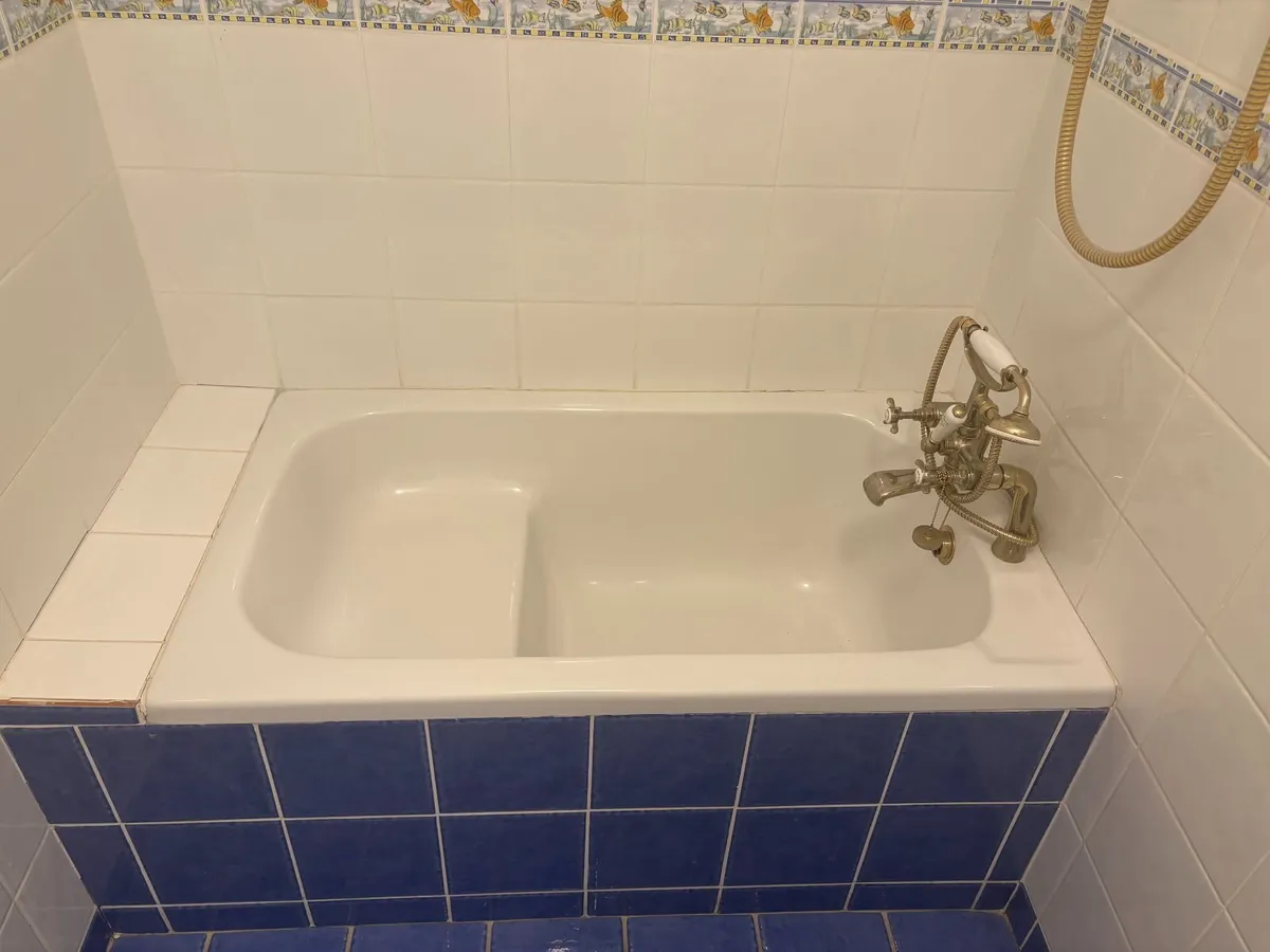 White Bath with Traditional Mixer Taps & Shower - Image 1