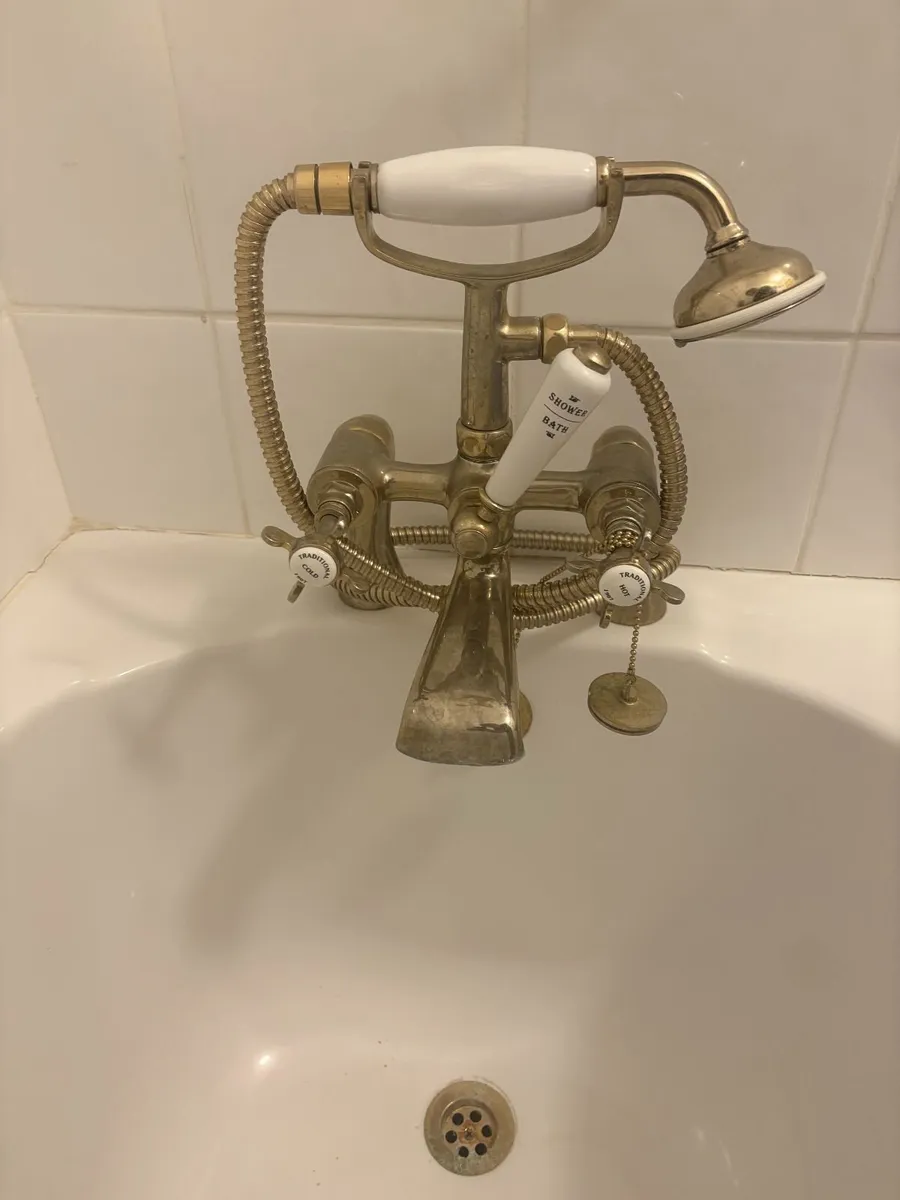 White Bath with Traditional Mixer Taps & Shower - Image 2