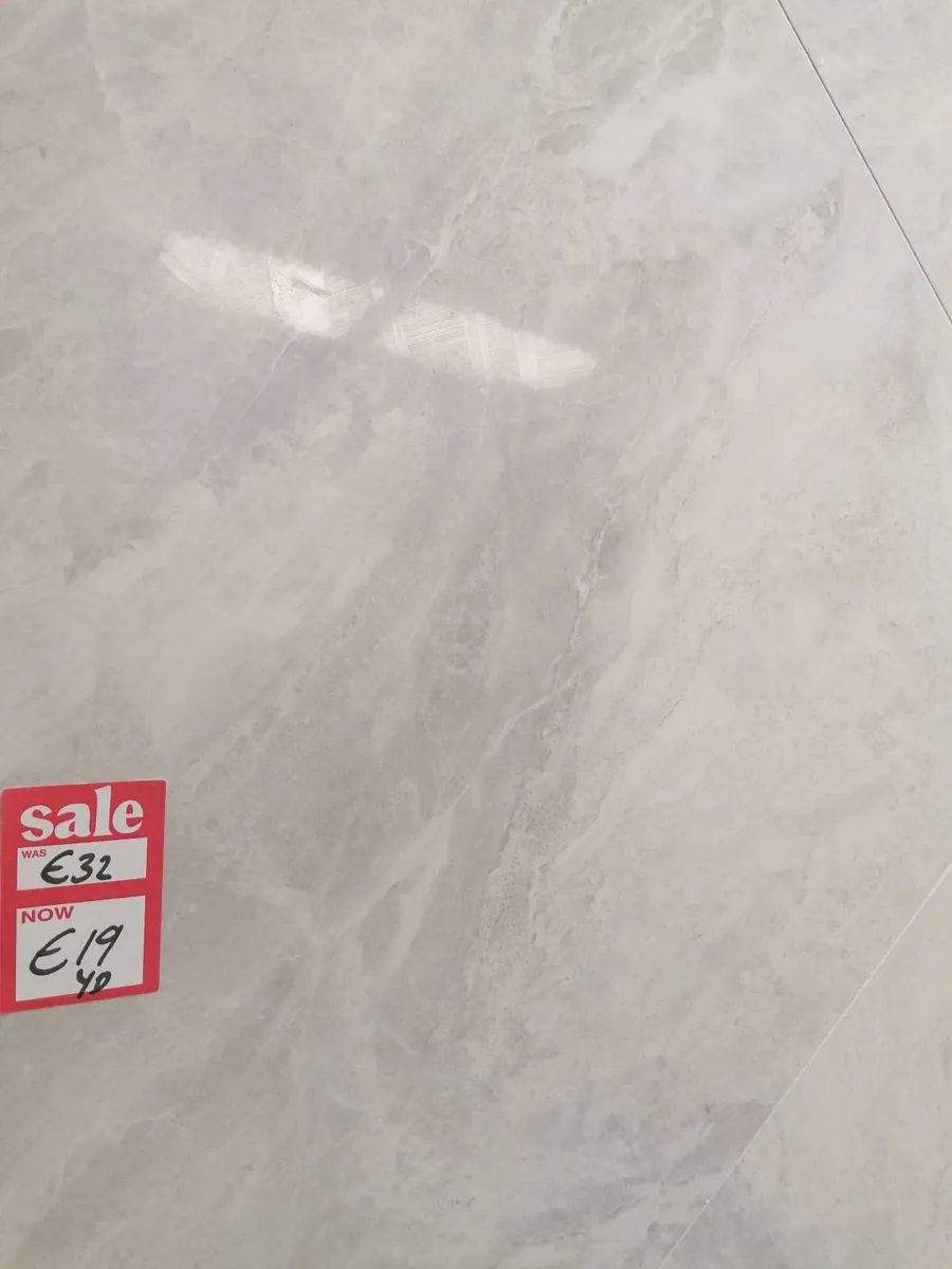 floor and wall tiles - Image 2