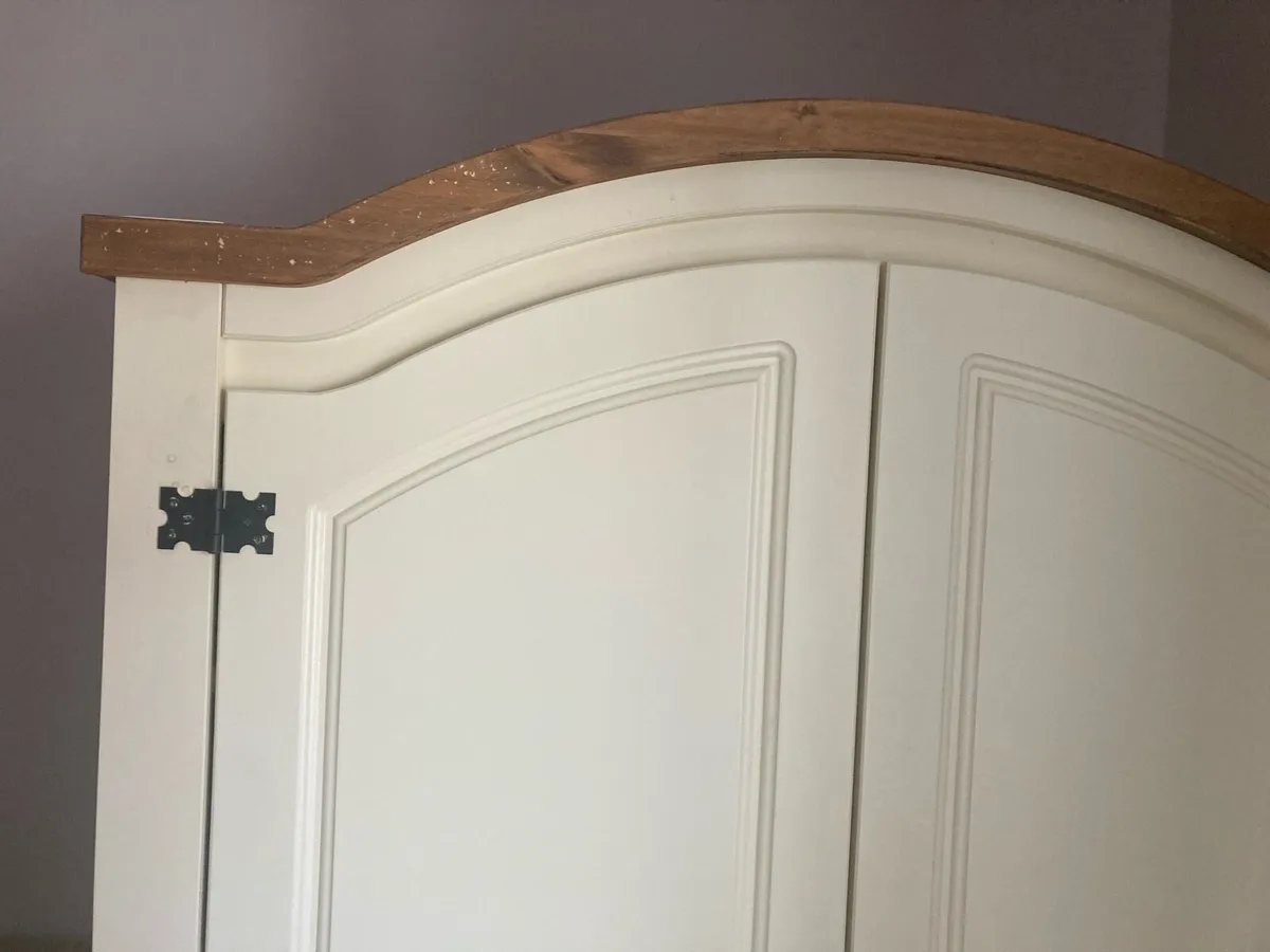 Bedroom furniture - Image 4