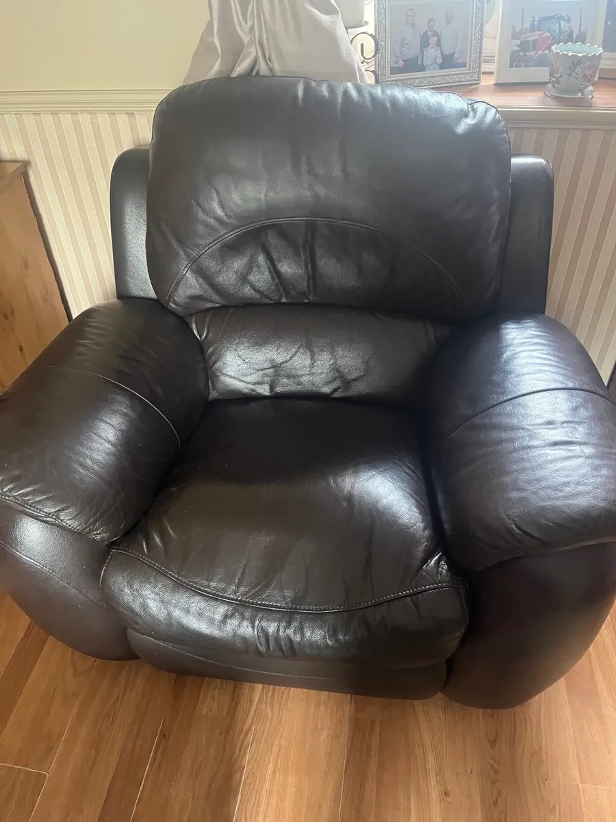 Sofa/ coach - Image 1