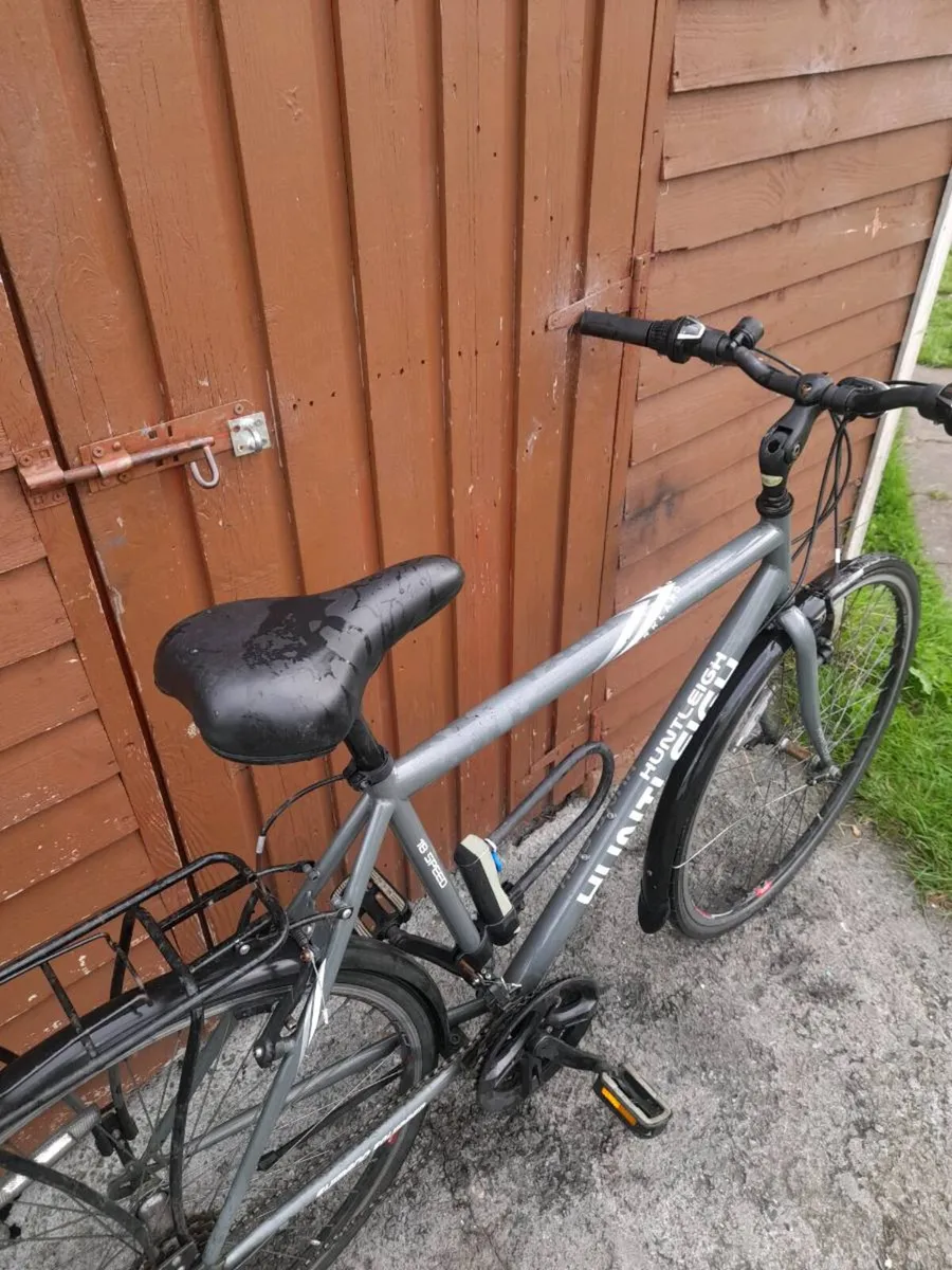 Grey huntleigh hybrid bike for sale - Image 4